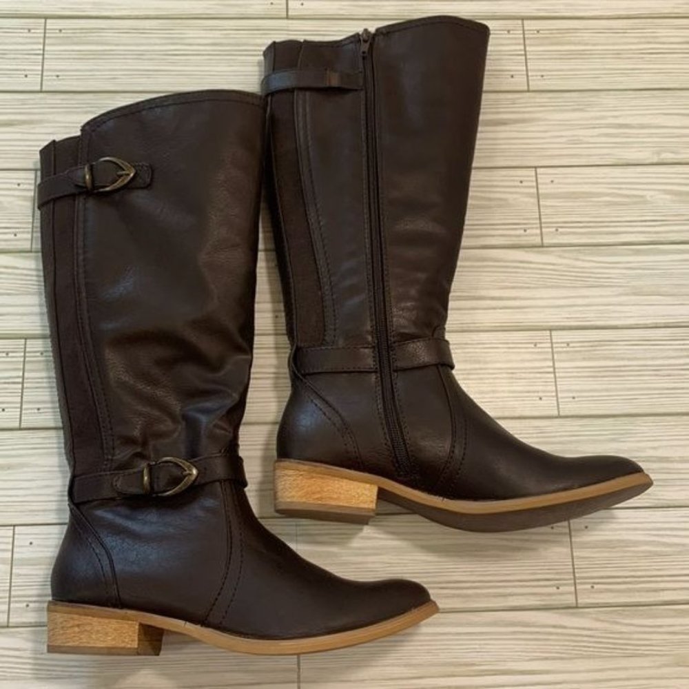 BareTraps woman’s mid shaft boots size 7.5